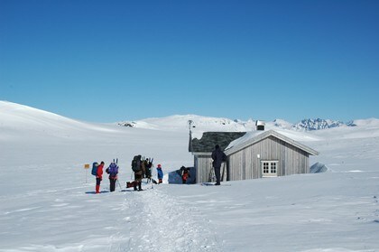 Framme ved Tomashelleren