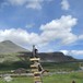 Bildet er tatt på tunet ved Breisjøseter i Alvdal Vestfjell. Eliot (med kikert) og storebror Johan, begge fra Sunnmøre, orienterer seg i nye og spennende  omgivelser. Hvilken vei fører til kildene?