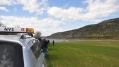 NVE på befaring i Hasselvika i Rissa (Foto: Ingrid Lindgaard Stranden, NRK) NVE på befaring i Hasselvika i Rissa (Foto: Ingrid Lindgaard Stranden, NRK)