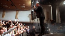 Kaizers Orchestra i Peer Gynt-hallen i Bergen (Foto: Roy Hilmar Svendsen/NRK)