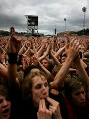 Publikum på Metallica på Valle Hovin (Foto: Larsen, Håkon Mosvold/SCANPIX) Publikum på Metallica på Valle Hovin (Foto: Larsen, Håkon Mosvold/SCANPIX)