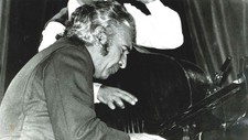 Dave Brubeck i Njårdhallen 1974 (Foto: Dag Tore Skilbred) Dave Brubeck i Njårdhallen 1974 (Foto: Dag Tore Skilbred)