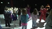 Inviterer barna med på Maijazz - Sangeren og komponisten Randi Tytingvåg debuterer med egen barneforestilling på MaiJazz. Dans og musikk i lysende sirkler - er en invitasjon til å bli med på leken.