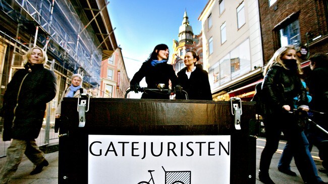 Gatejuristen i Oslo (Foto: Oslo bymisjon) Gatejuristen i Oslo (Foto: Oslo bymisjon)