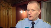 Politiet rykket inn sent - Politiet i Fredrikstad ventet 38 minutter før de gikk inn i huset hvor en kvinne lå livstruende skadet. Det kommer fram av politiets egen logg, skriver Fredriksstad Blad. For en uke siden ble den 35 år gamle kvinnen knivstukket i et hus på Lisleby i Fredrikstad, men væpnet politi valgte å vente utenfor huset en god stund før de gikk inn.