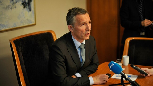 Jens Stoltenberg på pressetreff i Stortinget 16. mai 2012. (Foto: Varfjell, Fredrik/NTB scanpix) Jens Stoltenberg på pressetreff i Stortinget 16. mai 2012. (Foto: Varfjell, Fredrik/NTB scanpix)