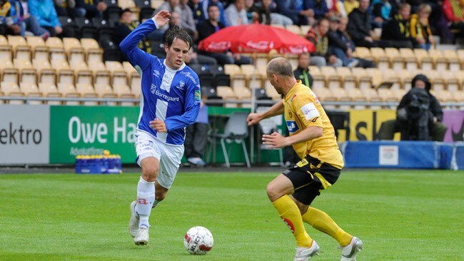 Martin Wiig med ball (Foto: Vidar Tangerud) Martin Wiig med ball (Foto: Vidar Tangerud)