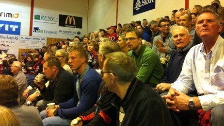 Publikum ØIF kamp (Foto: Pål Tegnander/NRK) Publikum ØIF kamp (Foto: Pål Tegnander/NRK)