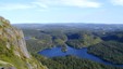 Utsikt fra Skrimtoppen. Det nærmeste vannet er Skrimtoppen.
