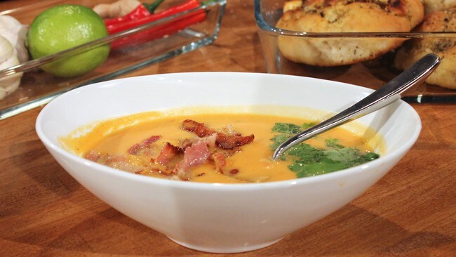 Søtpotetsuppe (Foto: Jesper Kirkeby Brevik/NRK) Søtpotetsuppe (Foto: Jesper Kirkeby Brevik/NRK)