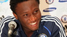 John Obi Mikel  (Foto: BRANIMIR KVARTUC/AP)