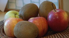 Epler og kiwi (Foto: NRK) Epler og kiwi (Foto: NRK)