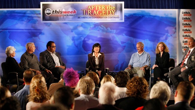 Christiane Amanpour sending om Tucson-skytingen (Foto: Ralph Freso/Ap) Christiane Amanpour sending om Tucson-skytingen (Foto: Ralph Freso/Ap)
