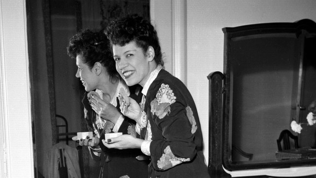 Anne Brown i sin garderobe før en forestilling (Foto: Scanpix/SCANPIX) Anne Brown i sin garderobe før en forestilling (Foto: Scanpix/SCANPIX)
