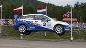 Kan bli VM runder i rallycross - For aller første gang kan det bli VM-runder i Rallycross. 
Allerede neste år kan EM bli til VM, med kjøring på tre kontinenter. Og nå vil både Petter Solberg og Sverre Isachsen bli verdensmester.