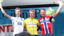 Edvald Boasson Hagen, Andy Schleck (tv) og Thor Hushovd (th) (Foto: Lien, Kyrre/Scanpix) Edvald Boasson Hagen, Andy Schleck (tv) og Thor Hushovd (th) (Foto: Lien, Kyrre/Scanpix)