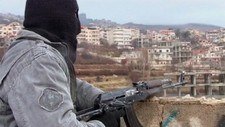 Soldat fra Free Syria Army i Zabadani (Foto: REUTERS TV/Reuters) Soldat fra Free Syria Army i Zabadani (Foto: REUTERS TV/Reuters)