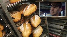 Vil aksjonere med å kjøpe brød (Foto: NRK)