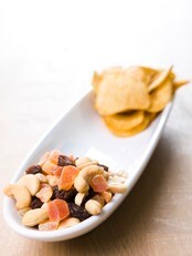 Nøtter som snacks (Foto: Colourbox) Nøtter som snacks (Foto: Colourbox)