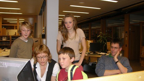 NRKs klimatestfamilie på nettmøte (Foto: Unni Eikeseth/NRK)