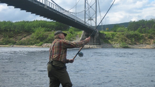 Laksefiske i Tanaelva (Foto: Ole-Marius Aune Hansen)