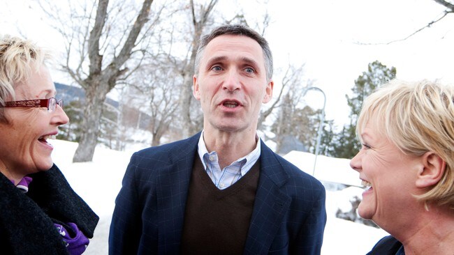 Forhandlinger statsbudsjett - Navarsete, Stoltenberg og Halvorsen (Foto: Larsen, Håkon Mosvold/SCANPIX) Forhandlinger statsbudsjett - Navarsete, Stoltenberg og Halvorsen (Foto: Larsen, Håkon Mosvold/SCANPIX)