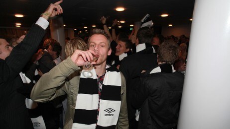 Sogndal sin opprykksfest (Foto: Tor Yttri) Sogndal sin opprykksfest (Foto: Tor Yttri)