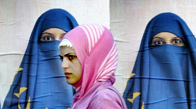 Hijab i Istanbul, Tyrkia (Foto: CEM TURKEL/AFP) Hijab i Istanbul, Tyrkia (Foto: CEM TURKEL/AFP)