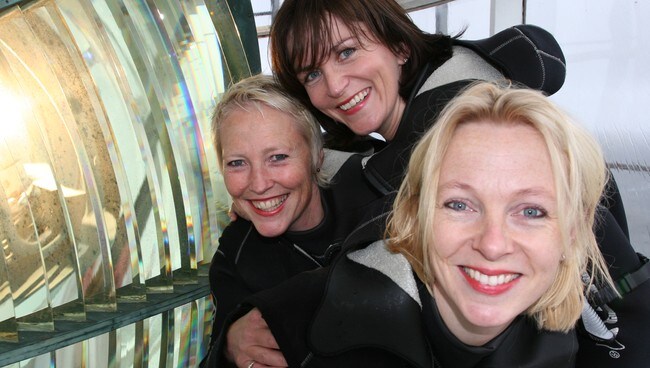 Ut i naturen programlederne Kari Toft, Monika Blikås og Hanne Cecilia Aass. (Foto: NRK)