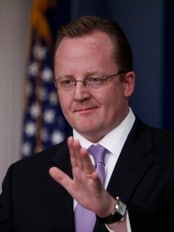 Pressetalsmann Robert Gibbs i Det hvite hus (Foto: Charles Dharapak/AP) Pressetalsmann Robert Gibbs i Det hvite hus (Foto: Charles Dharapak/AP)