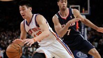 Hawks Knicks Basketball Jeremy Lin, Jannero Pargo (Foto: Kathy Willens/Ap) Hawks Knicks Basketball Jeremy Lin, Jannero Pargo (Foto: Kathy Willens/Ap)