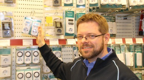 Butikksjef Trond Farstad hos Clas Ohlson i Oslo. (Foto: Johan B. Sættem) Butikksjef Trond Farstad hos Clas Ohlson i Oslo. (Foto: Johan B. Sættem)