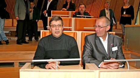 Svein Ole Sandvik (t.v.) og Jan-Henrik Fredriksen (Foto: Sigve Nedredal/NRK) Svein Ole Sandvik (t.v.) og Jan-Henrik Fredriksen (Foto: Sigve Nedredal/NRK)