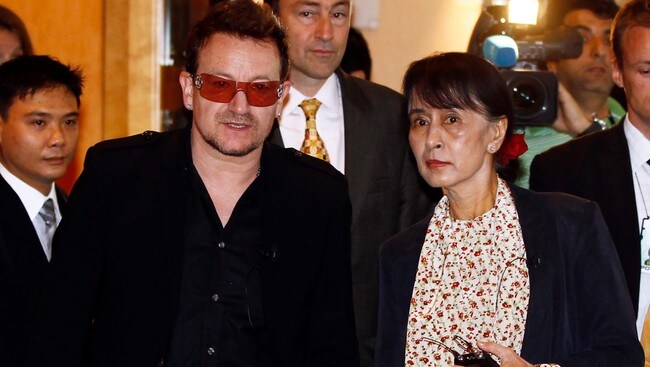 Bono og Aung San Suu Kyi i Oslo (Foto: Åserud, Lise/NTB scanpix) Bono og Aung San Suu Kyi i Oslo (Foto: Åserud, Lise/NTB scanpix)
