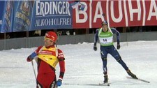 Video Emil Hegle Svendsen i mål som verdenscupvinner (Foto: Nyhetsspiller) Video Emil Hegle Svendsen i mål som verdenscupvinner (Foto: Nyhetsspiller)