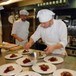 Et profesjonelt kokketeam står bak den gode maten som serveres på fjellstua
