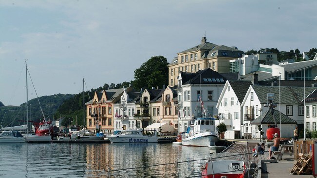 Farsund gjestehavn (Båtmagasinet)