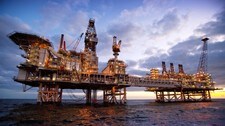 En BP-plattform i aserbajdjansk sektor i Det kaspiske hav (Foto: BP p.l.c.) En BP-plattform i aserbajdjansk sektor i Det kaspiske hav (Foto: BP p.l.c.)