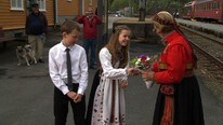 Anders Vestøl, Tove Tveiten og dronning Sonja (Foto: Geir Ingar Egeland/NRK)