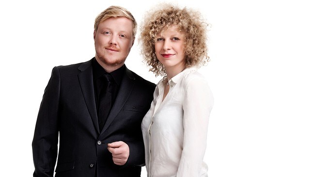 Kurt Nilsen og Tuva Syvertsen skal delta på årets kongelige julekonsert. (Foto: Julia Naglestad/NRK) Kurt Nilsen og Tuva Syvertsen skal delta på årets kongelige julekonsert. (Foto: Julia Naglestad/NRK)