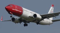Norwegian Air Shuttle og jubileumsflyet Boeing 737-800 (Foto: Michael Wallo) Norwegian Air Shuttle og jubileumsflyet Boeing 737-800 (Foto: Michael Wallo)