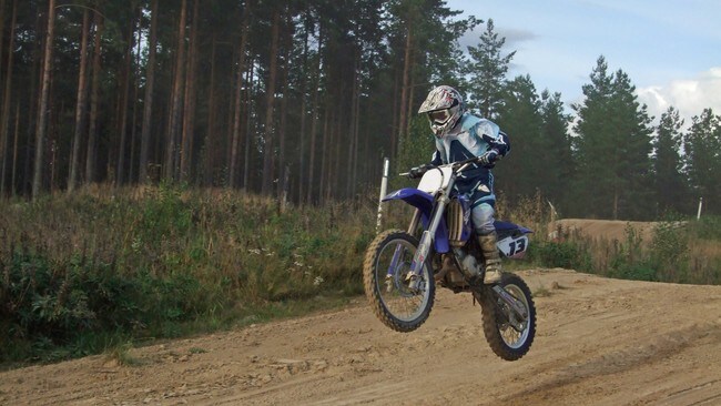 Motorcross (Foto: Marianne Løkkevik/NRK)