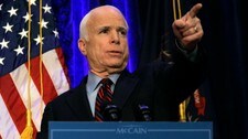 John McCain (Foto: Mary Altaffer/AP) John McCain (Foto: Mary Altaffer/AP)