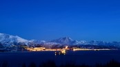 Klarvær over Narvik og Vinterlysfestivalen.