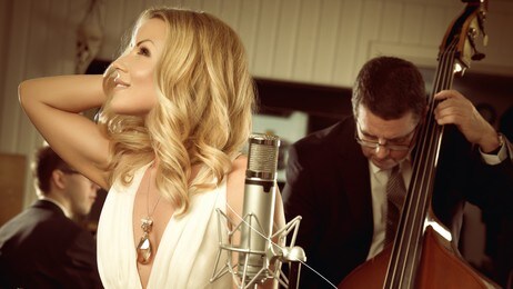 Lene Alexandra Øien (Foto: Rolf Ørjan Høgset/Sonymusic)