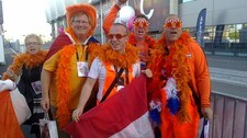 Nederlandske fans (Foto: Namra Saleem/NRK)