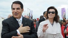 Zine El Abidine Ben Ali og kona Leila under valgkampen i Tunisia (Foto: FETHI BELAID/AFP)