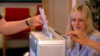 Avstemming om målform (Foto: Arvid Torsgard/NRK)