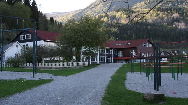 Naustdal skule (Foto: Ottar Starheim/NRK)