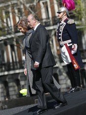 Spanias kong Juan Carlos og dronning Sofia (Foto: MIGUEL RIOPA/AFP)